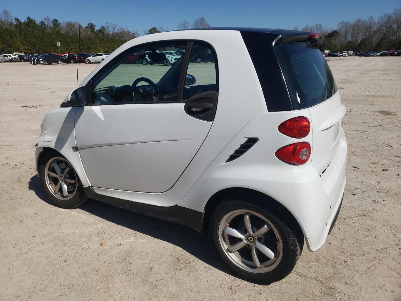 2014 Smart Fortwo - Image 2