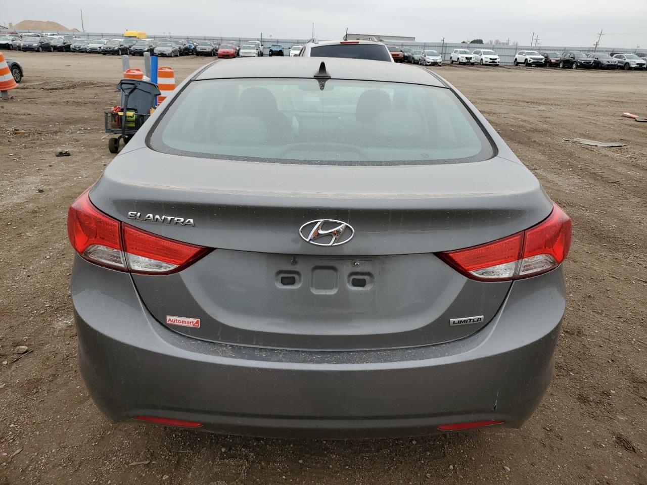 2013 Hyundai Elantra - Image 6