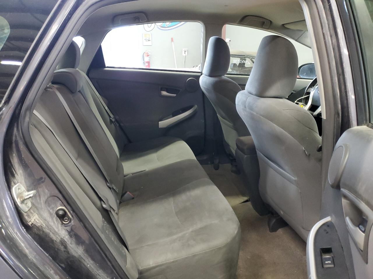 2011 Toyota Prius - Image 10