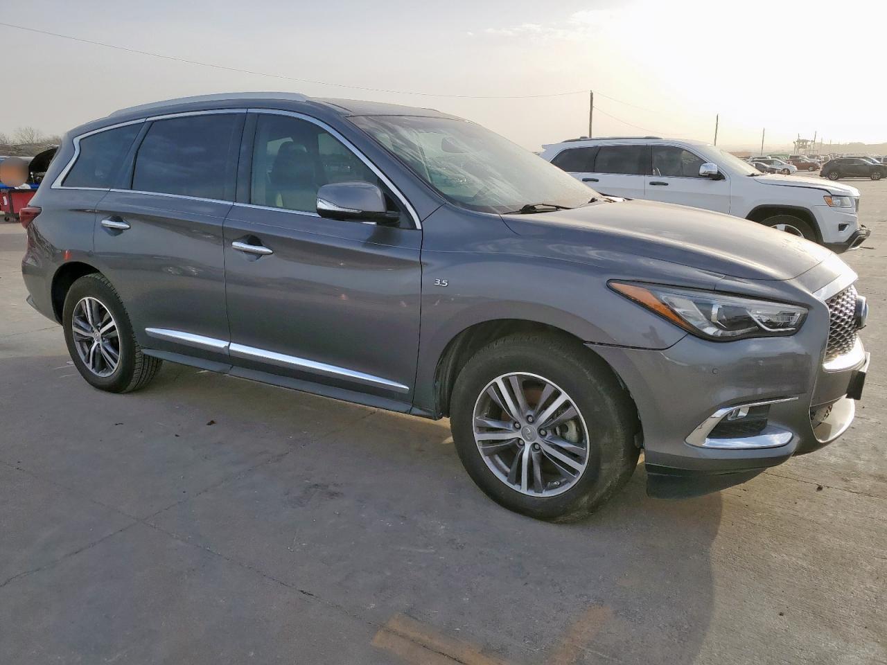 2017 Infiniti QX60 - Image 4