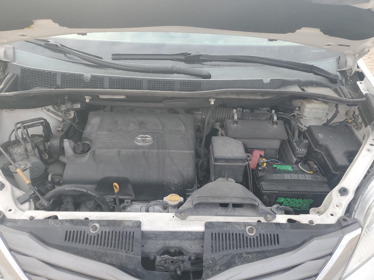 2012 Toyota Sienna - Image 13