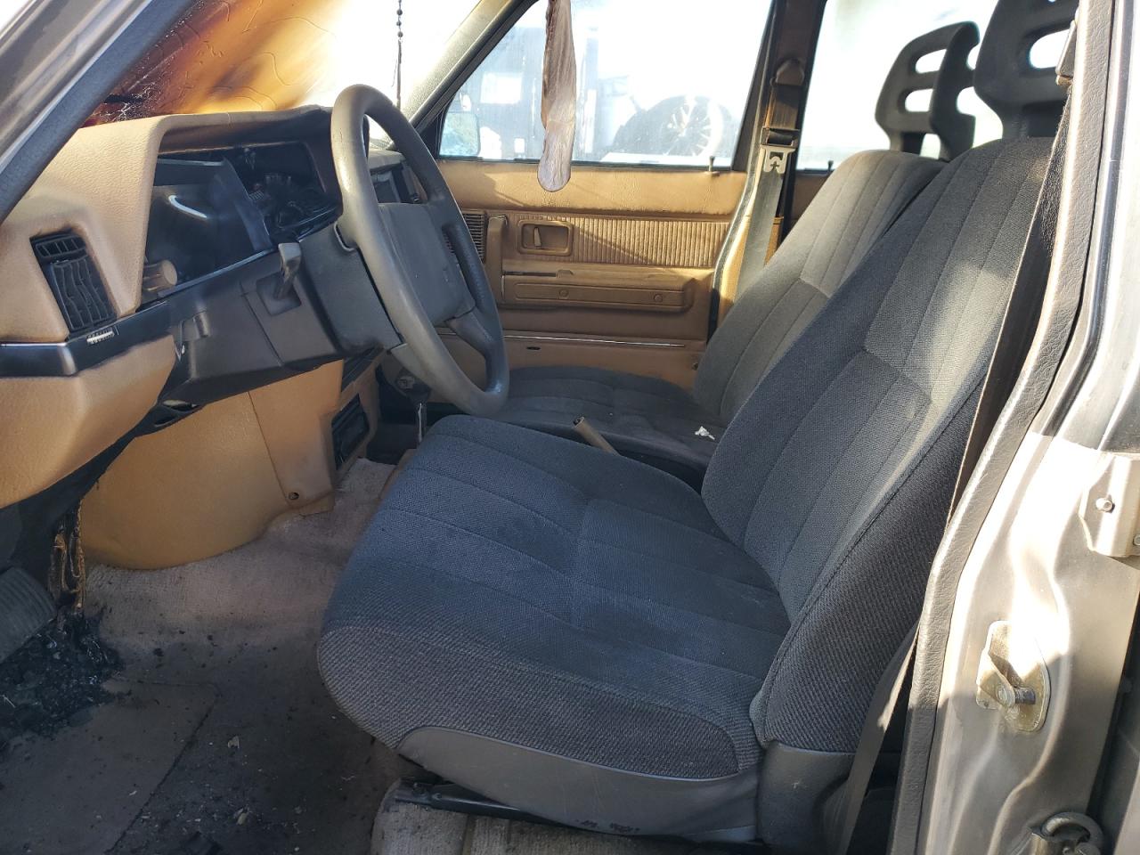 1985 Volvo 240 Series - Image 7