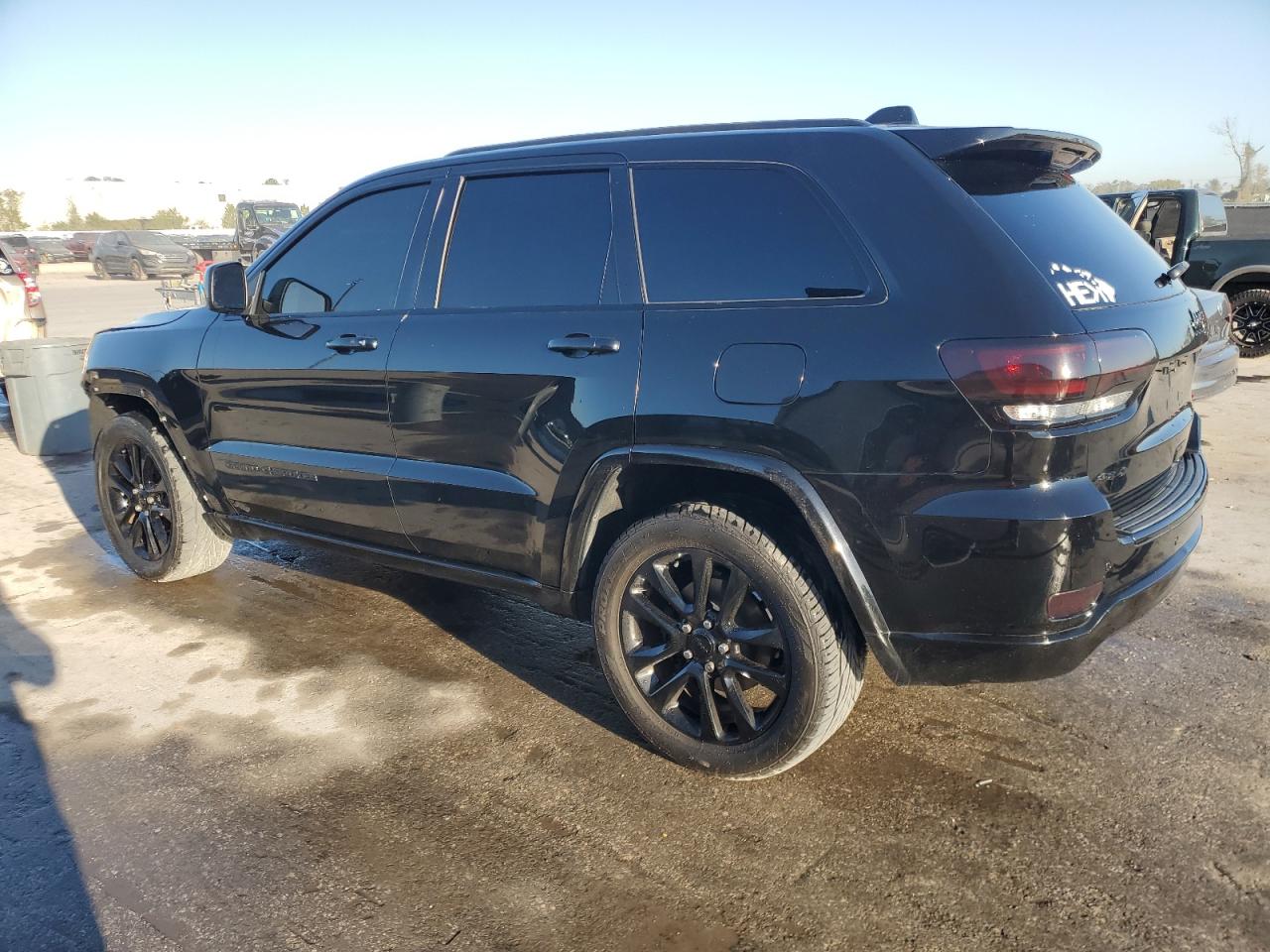 2018 Jeep Grand Cherokee - Image 2