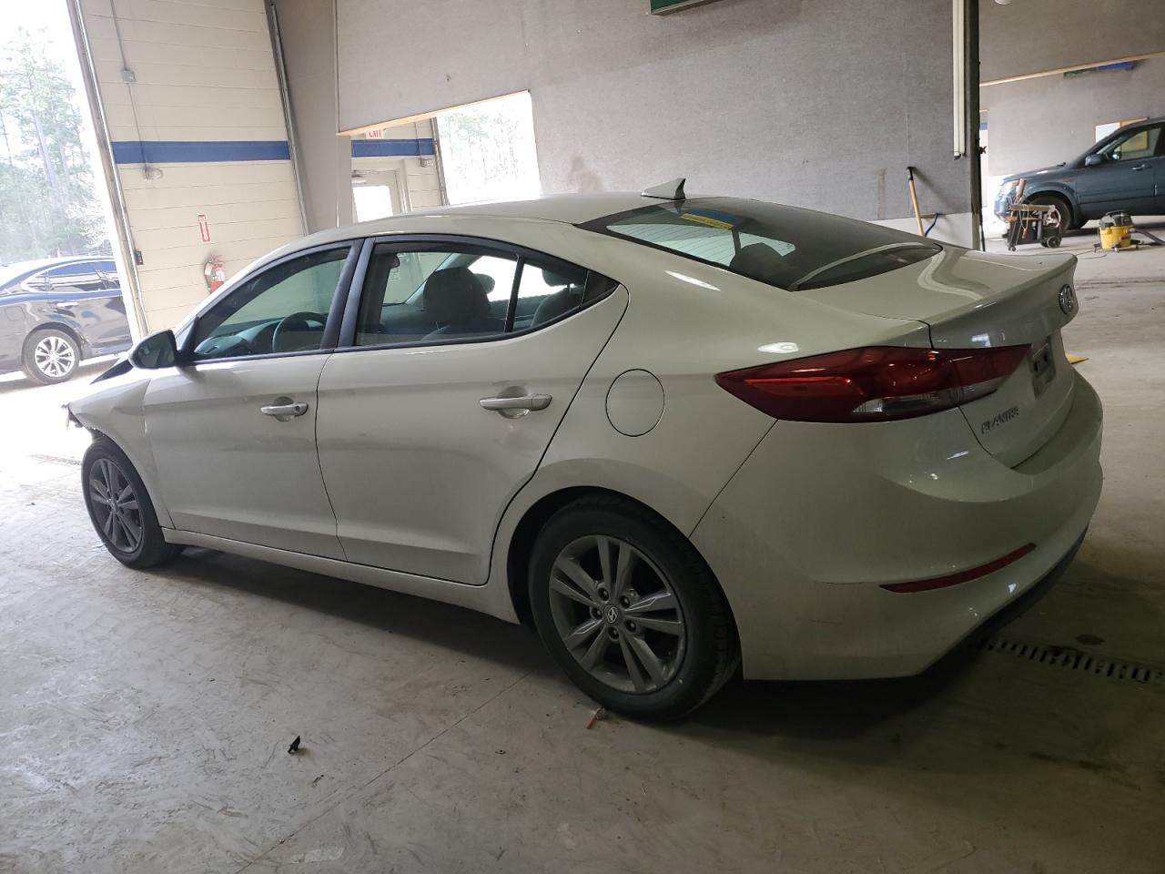 2017 Hyundai Elantra - Image 2