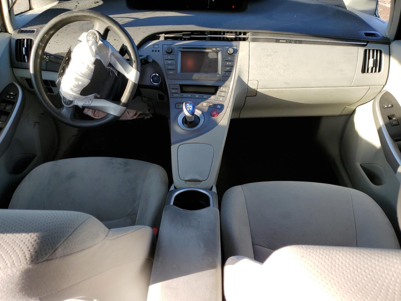 2015 Toyota Prius - Image 8