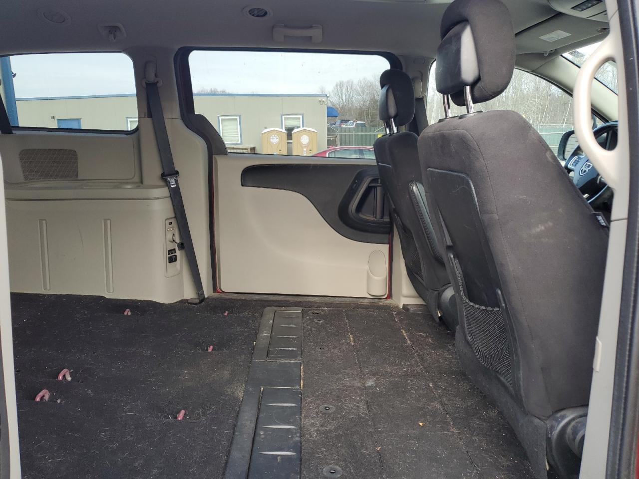 2014 Dodge Caravan - Image 11
