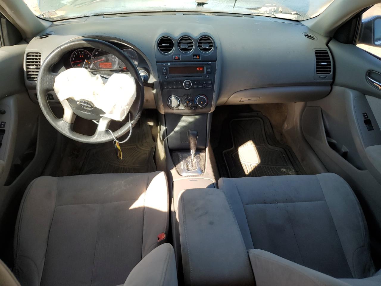 2010 Nissan Altima - Image 8