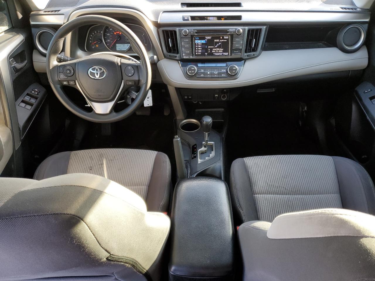 2015 Toyota RAV 4 - Image 8