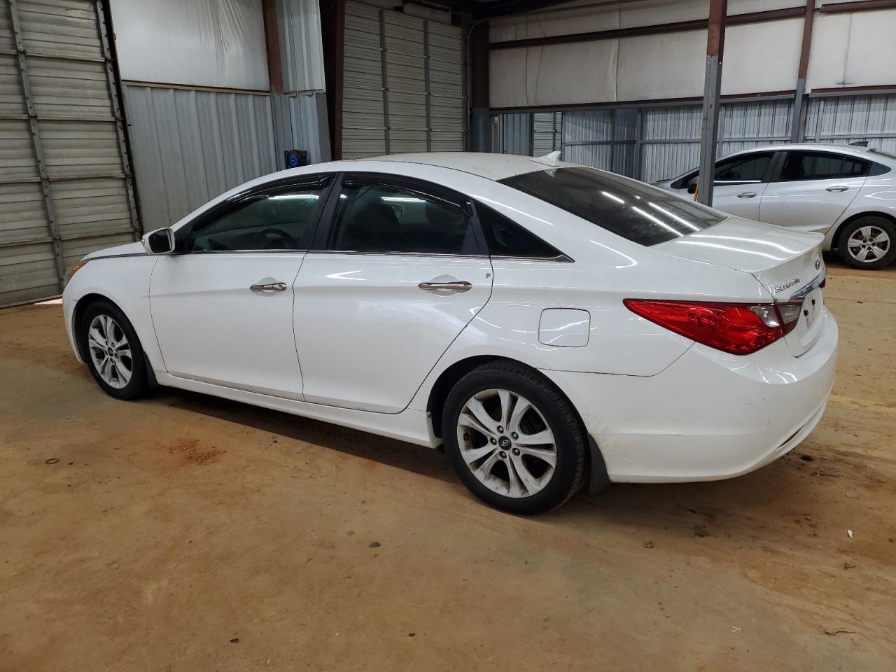2011 Hyundai Sonata - Image 2