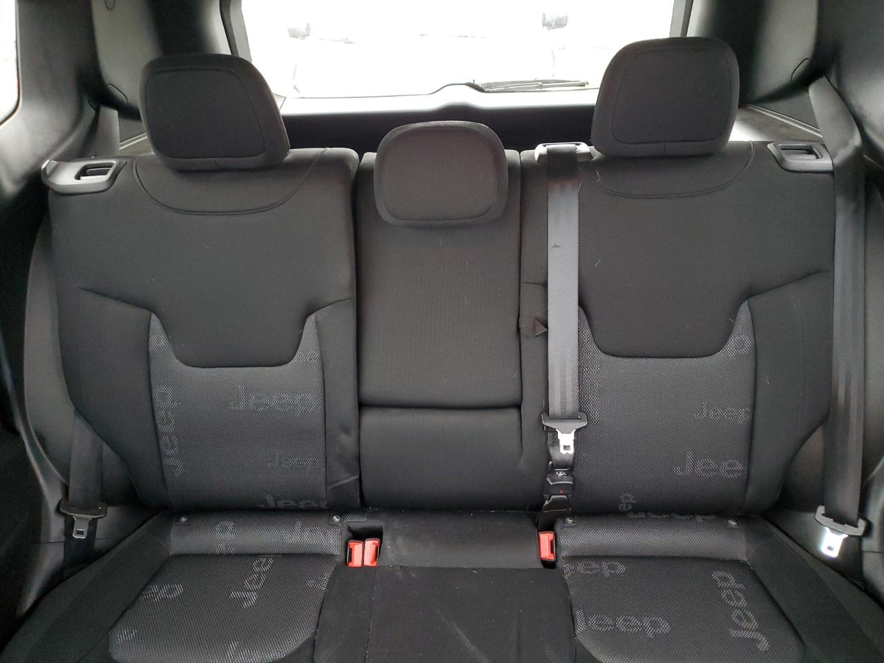 2016 Jeep Renegade - Image 10