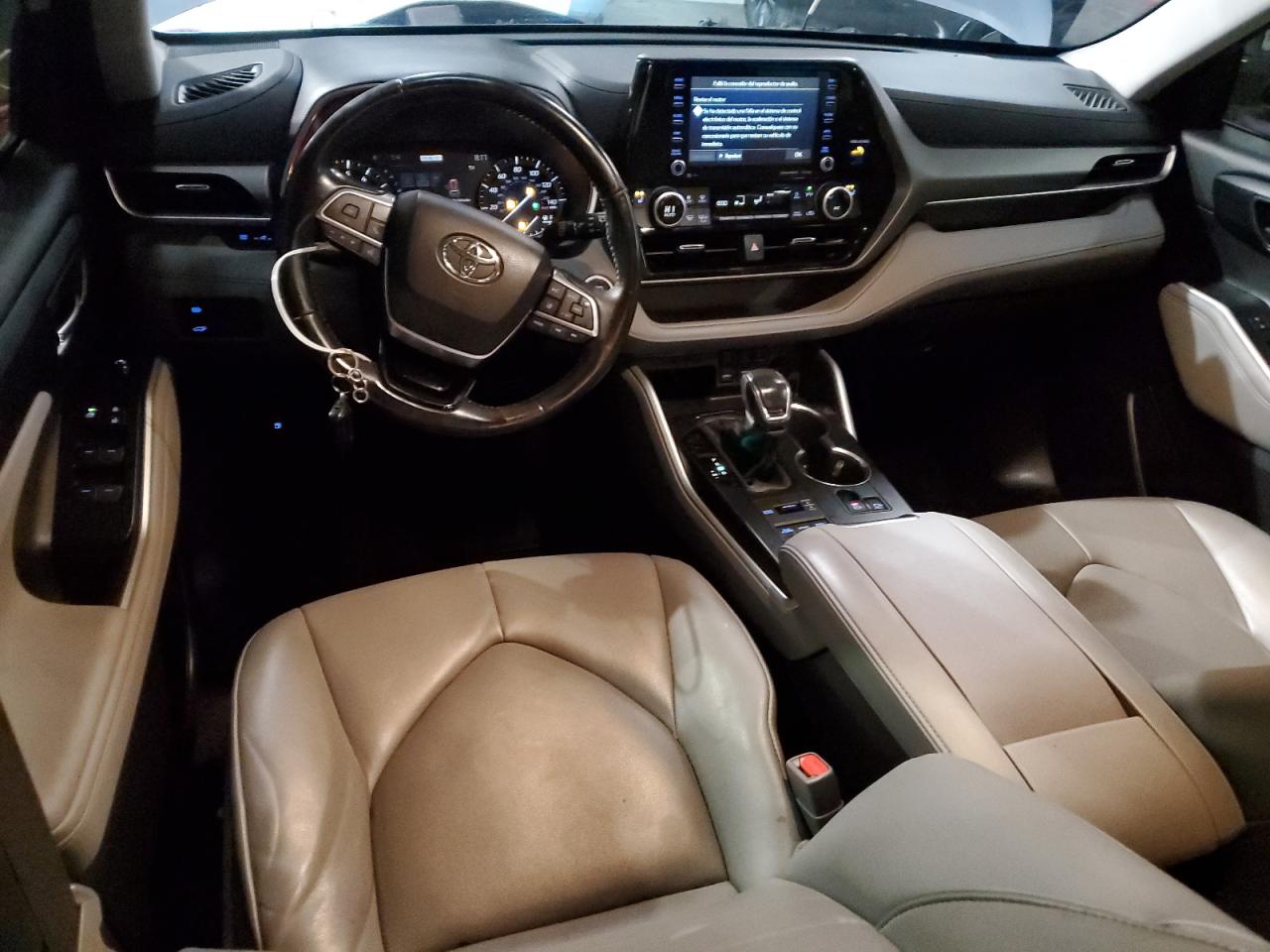 2021 Toyota Highlander - Image 8