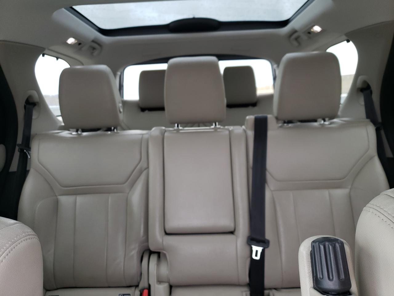 2017 Land Rover Discovery - Image 10