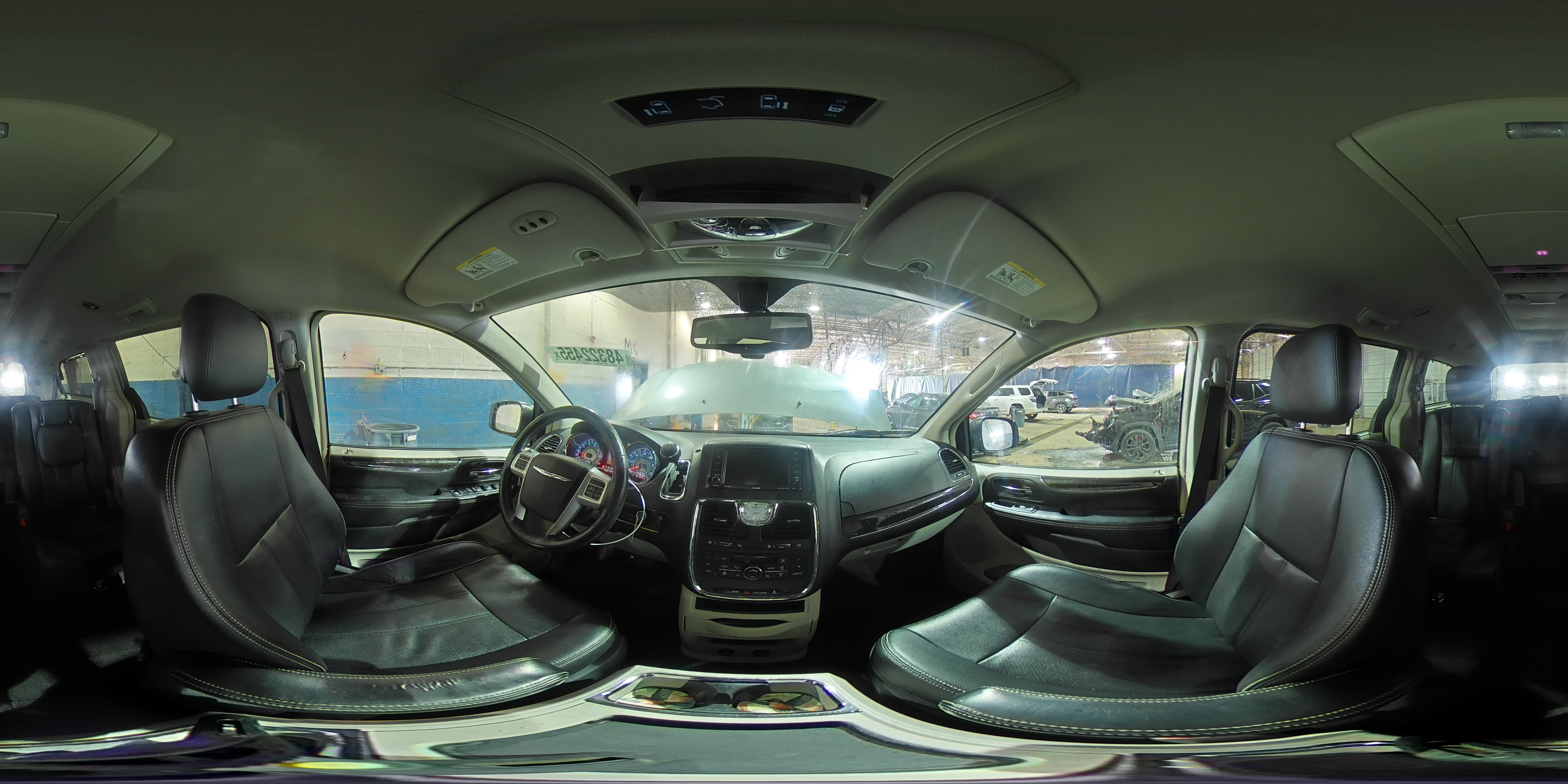 2016 Chrysler Town & Country - Image 15