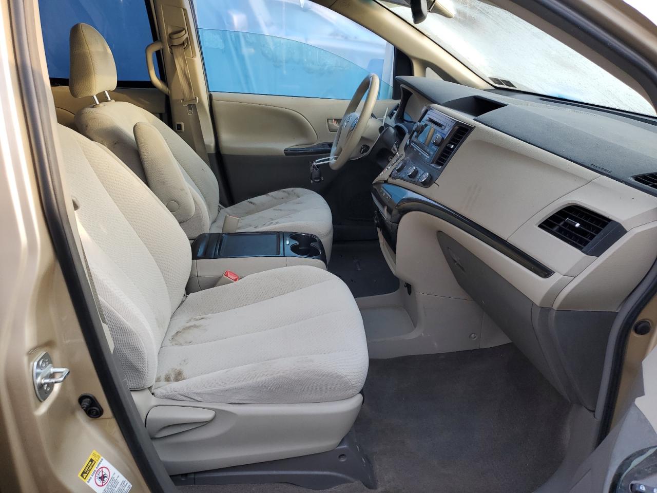 2012 Toyota Sienna - Image 7