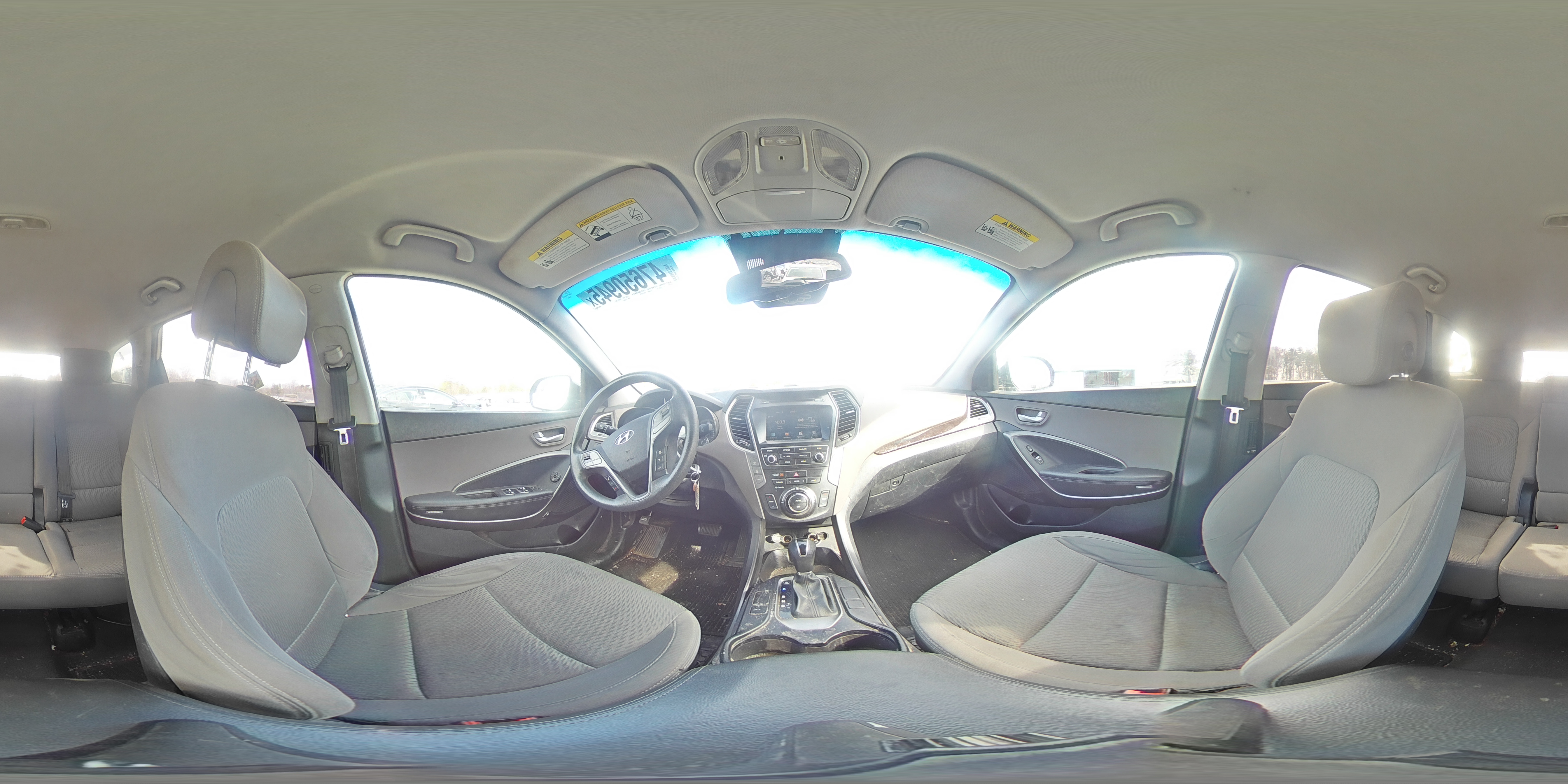 2017 Hyundai Santa Fe - Image 13
