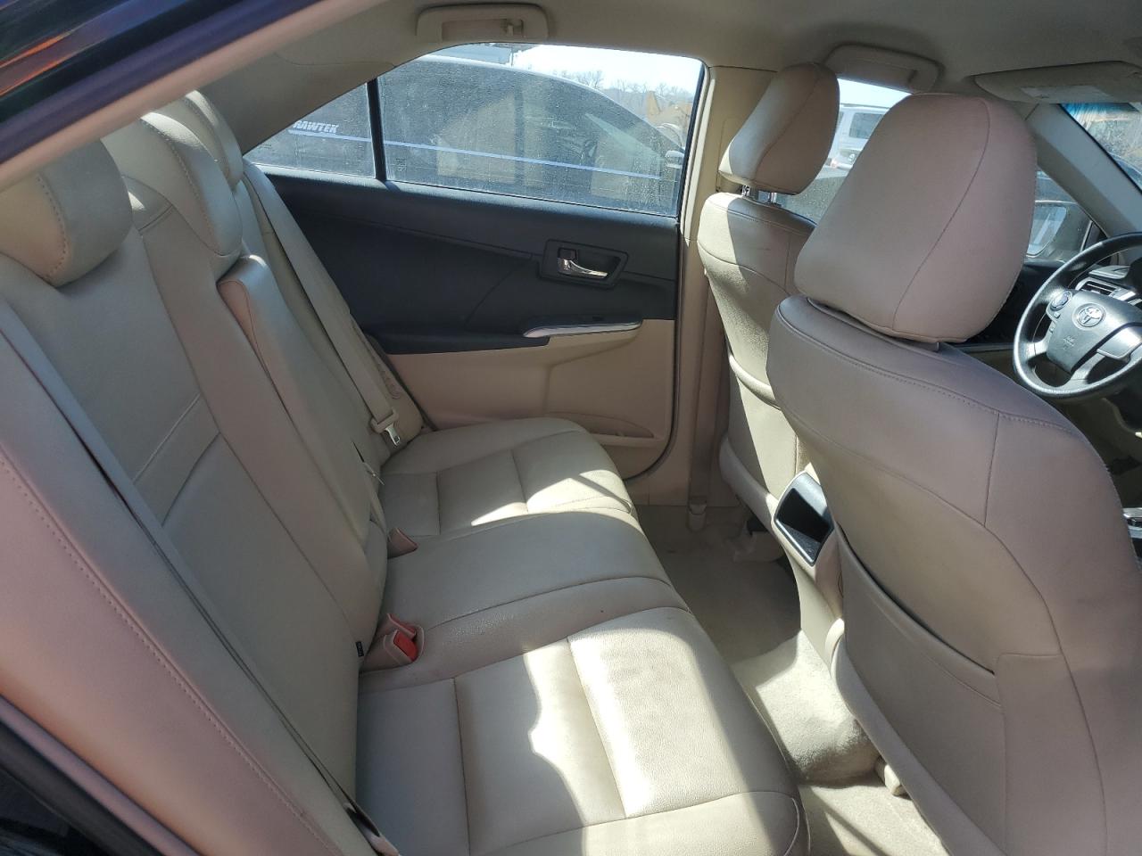 2012 Toyota Camry - Image 10