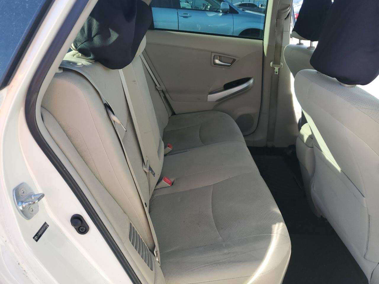 2012 Toyota Prius - Image 10
