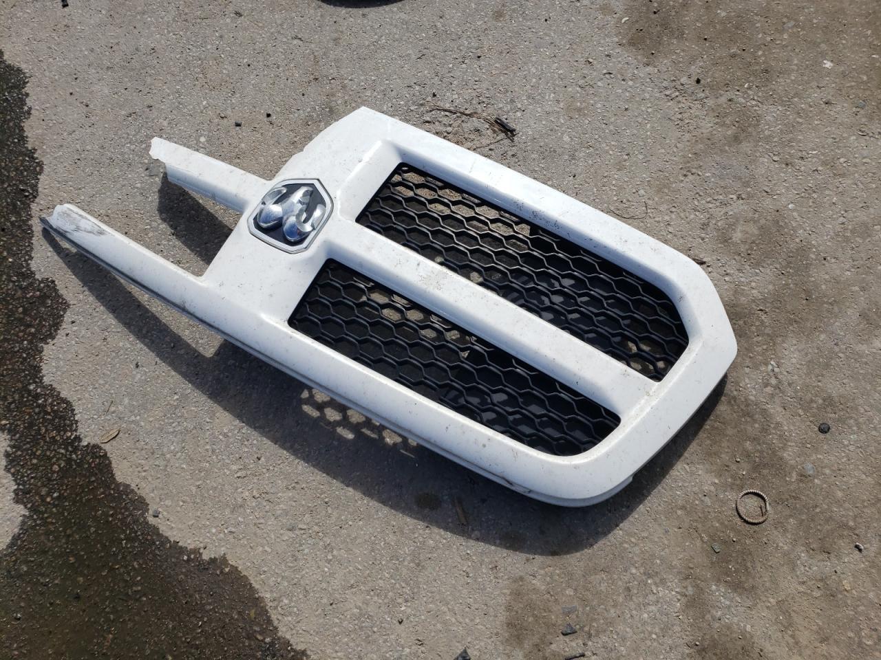 2015 RAM 1500 - Image 12