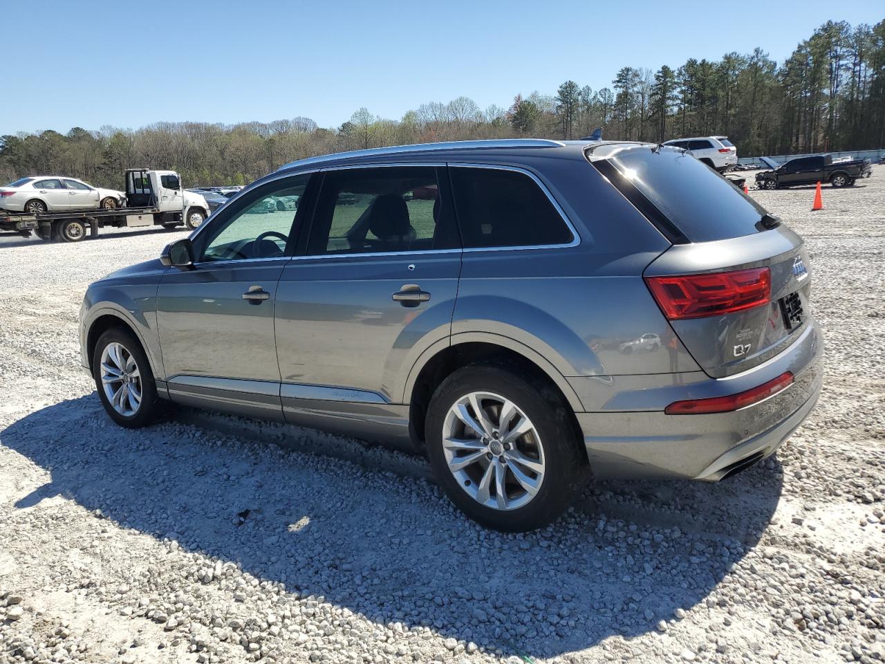 2017 Audi Q7 - Image 2