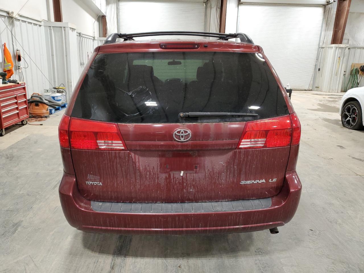2004 Toyota Sienna - Image 6