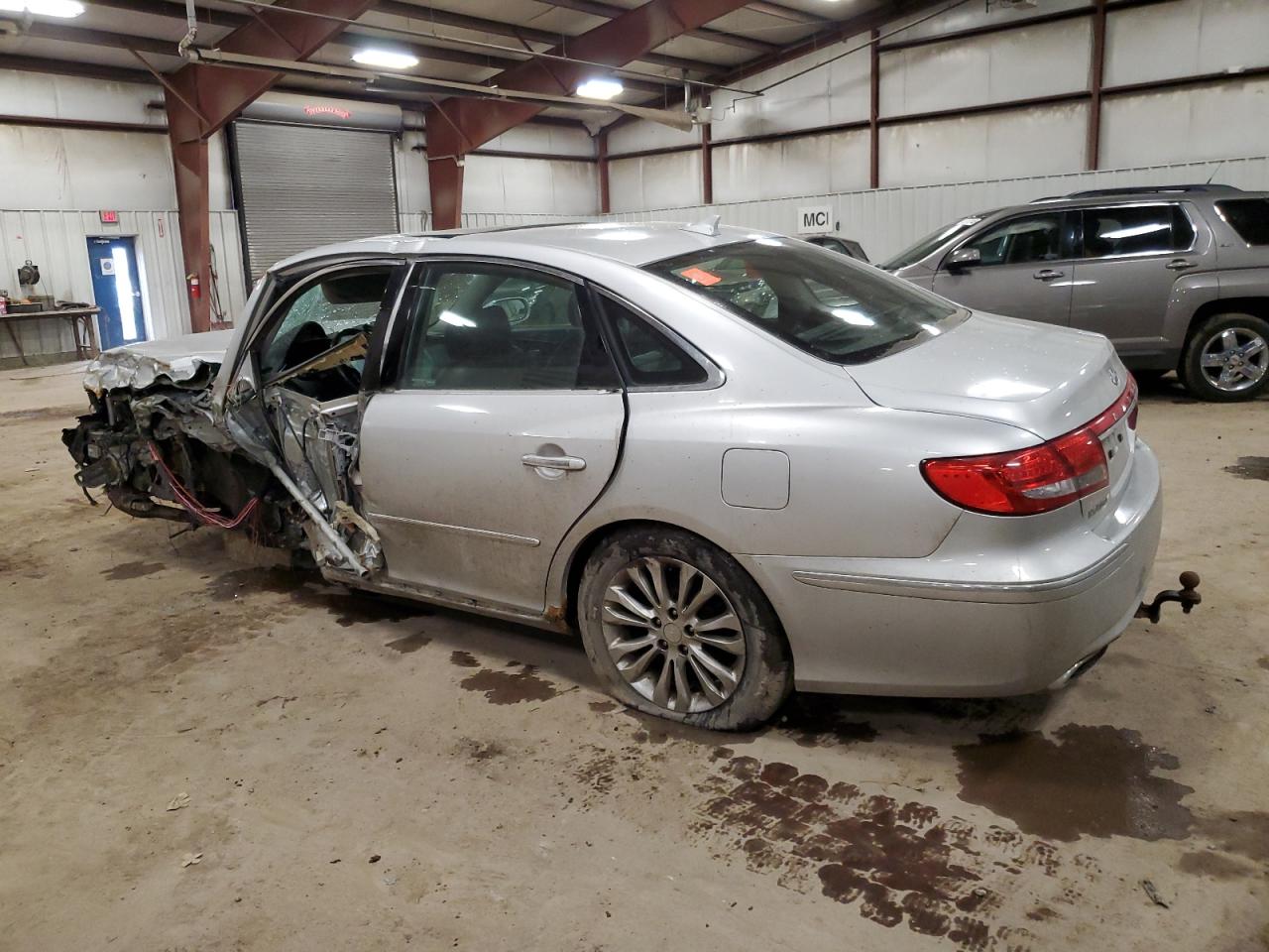 2011 Hyundai Azera - Image 2