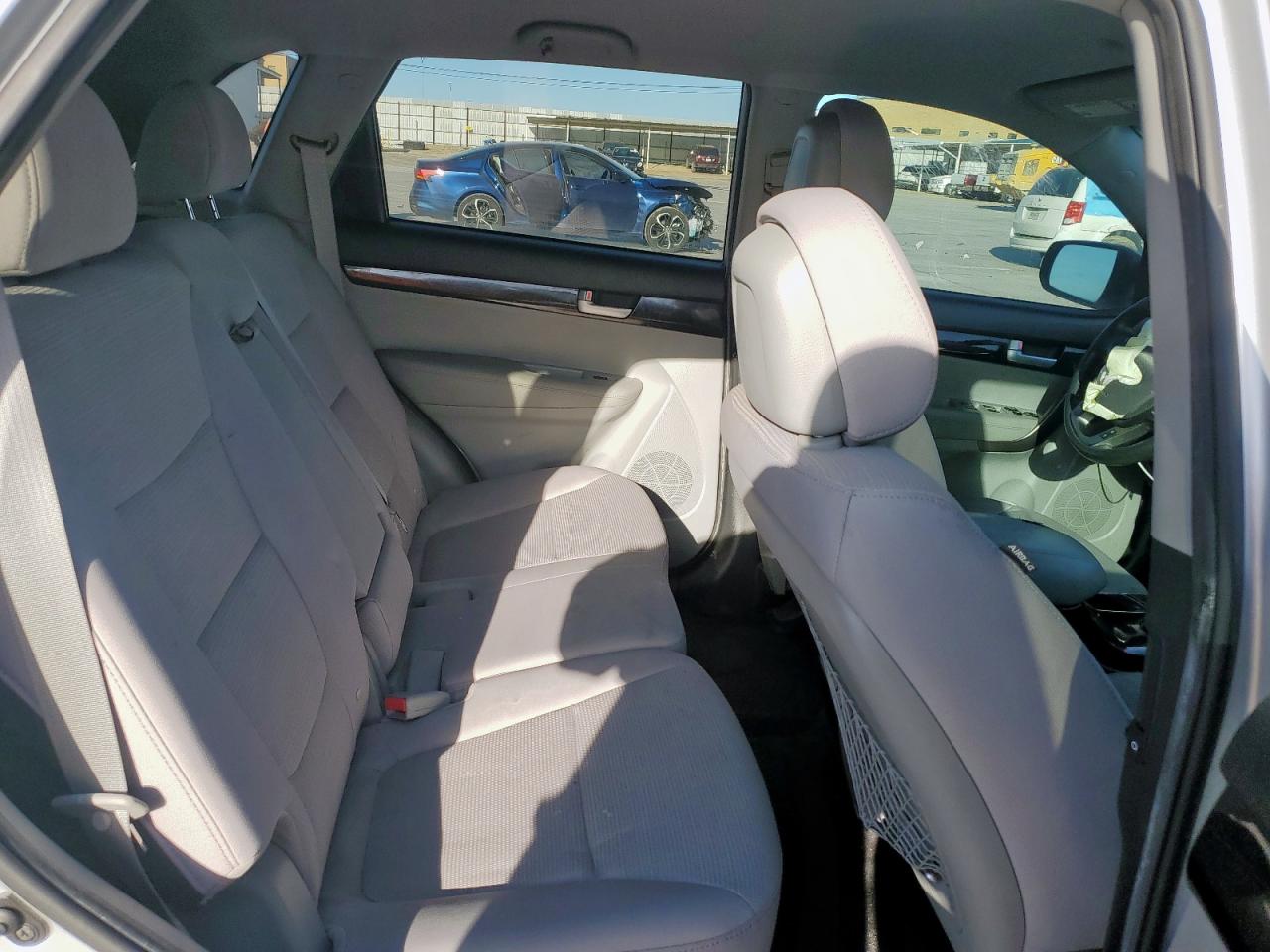 2015 Kia Sorento - Image 12