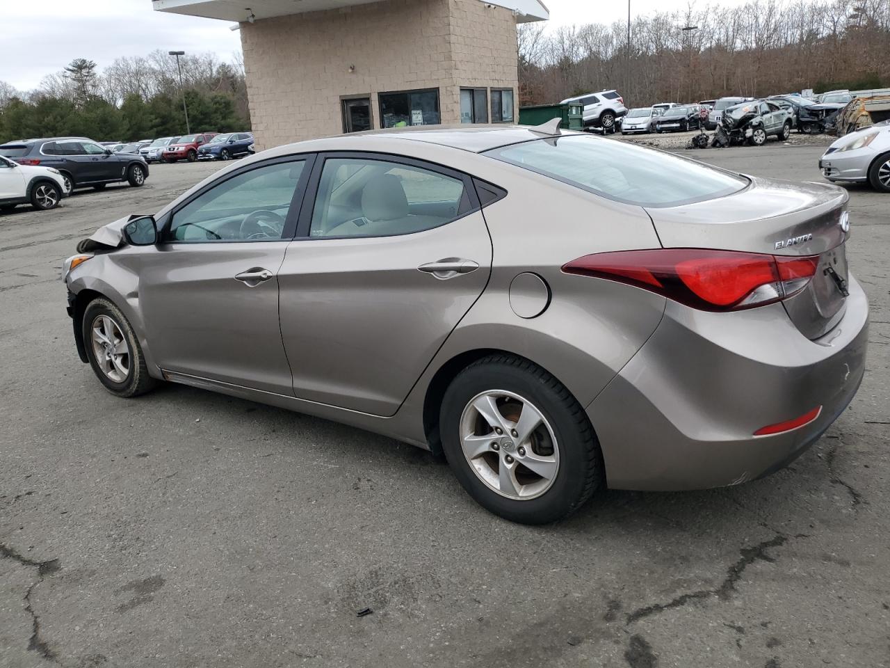 2014 Hyundai Elantra - Image 2