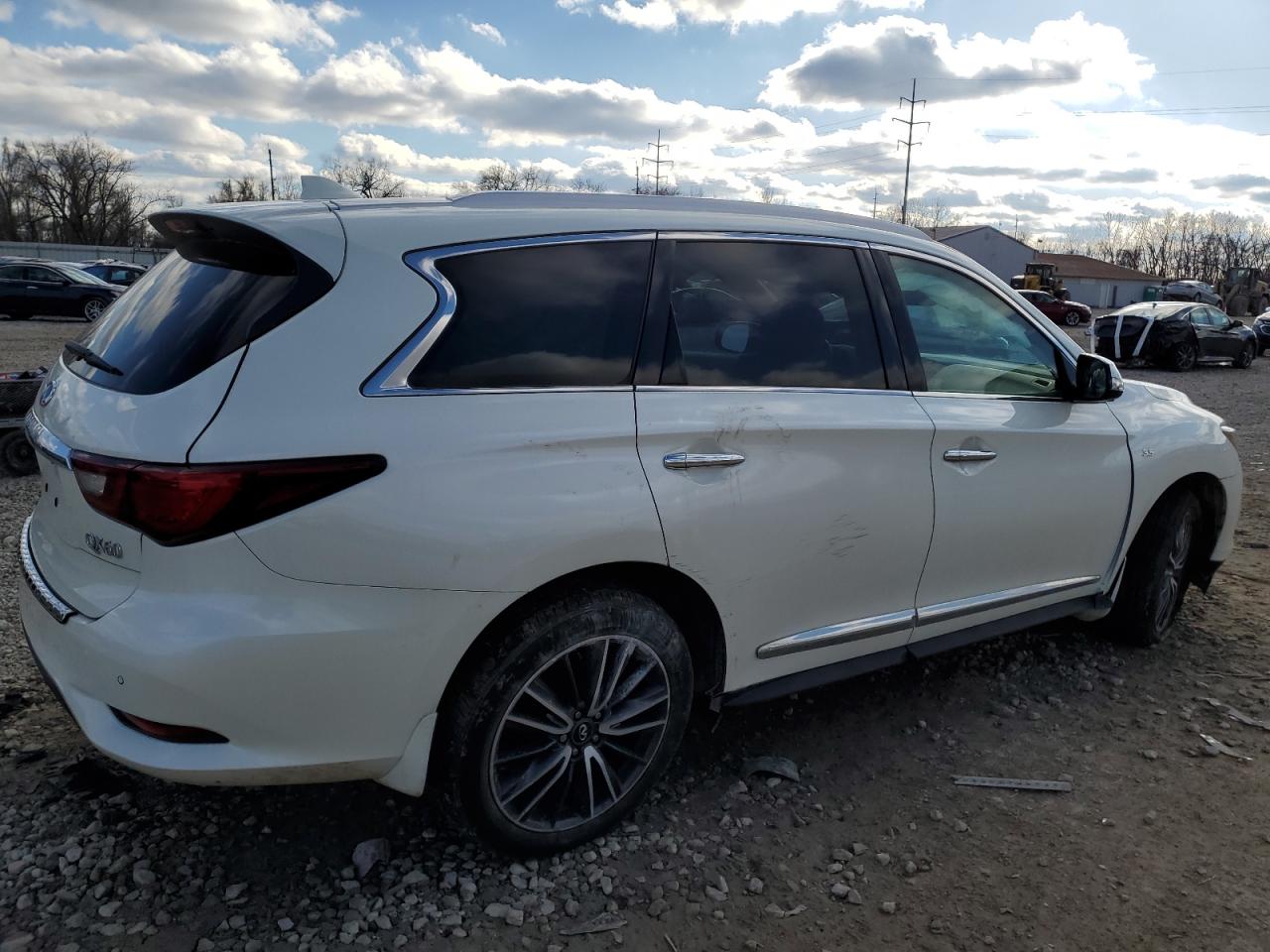 2020 Infiniti QX60 - Image 3