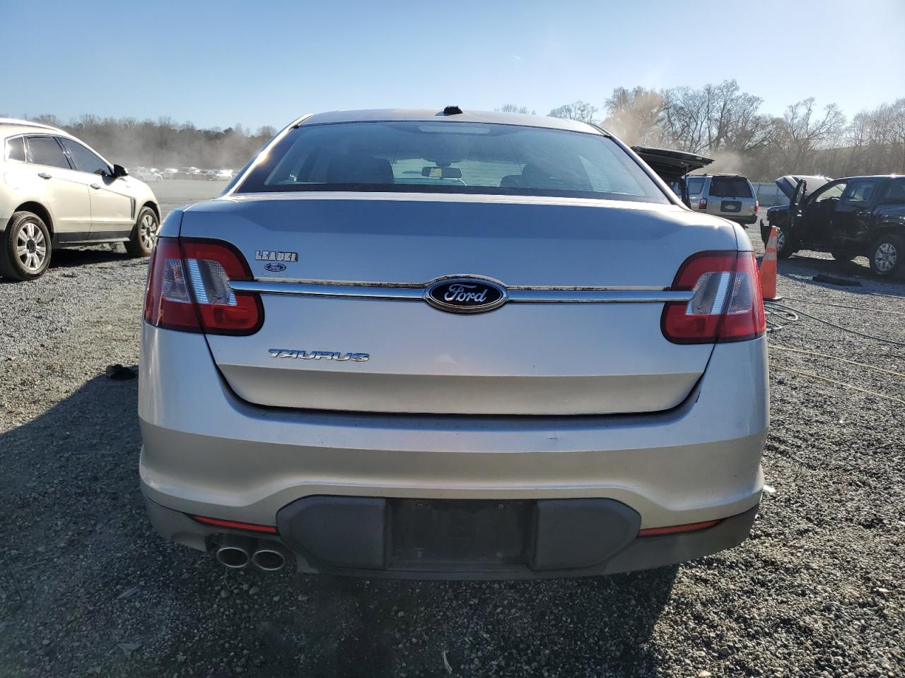 2010 Ford Taurus - Image 6