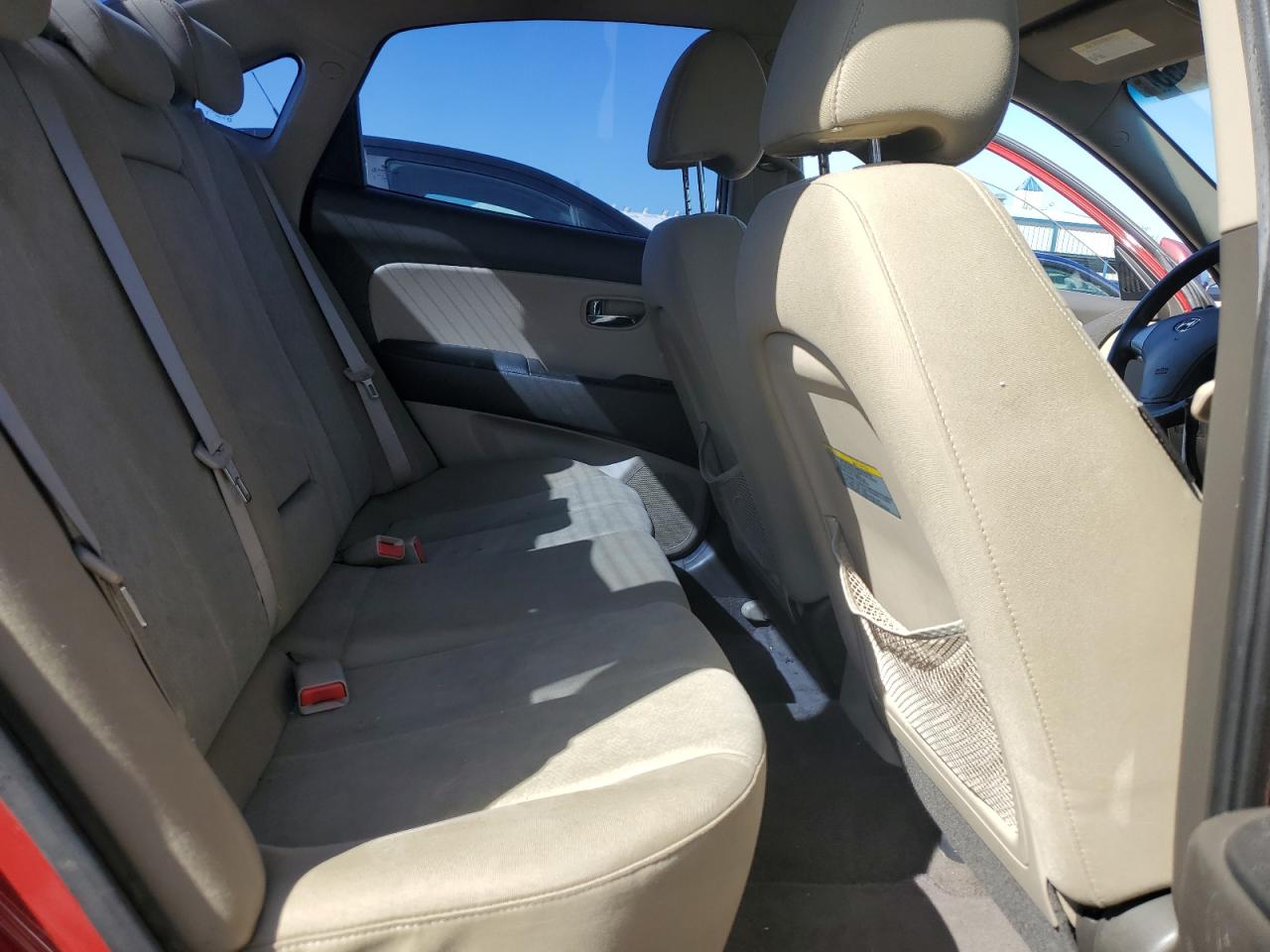 2010 Hyundai Elantra - Image 10