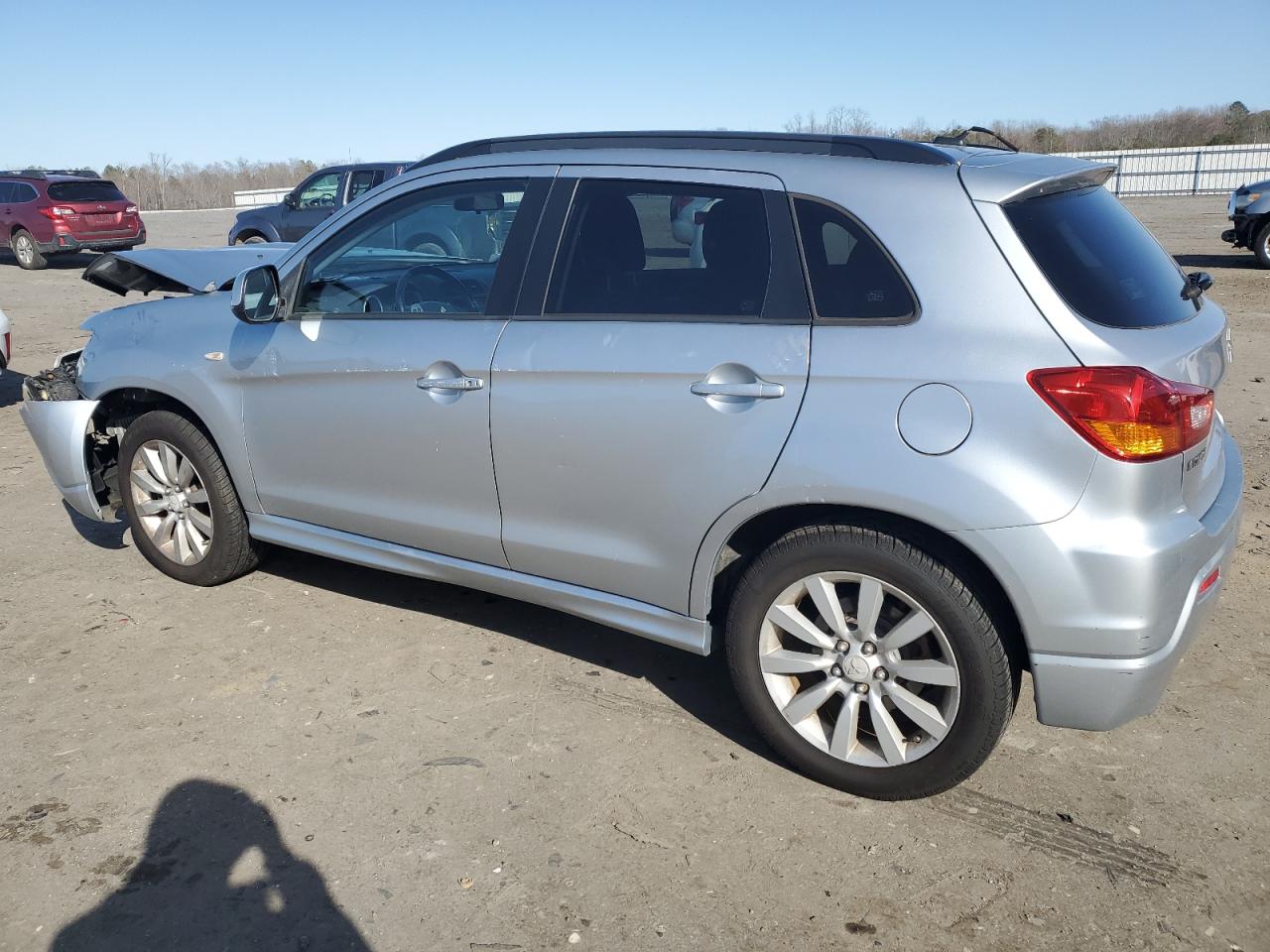 2011 Mitsubishi Outlander - Image 2