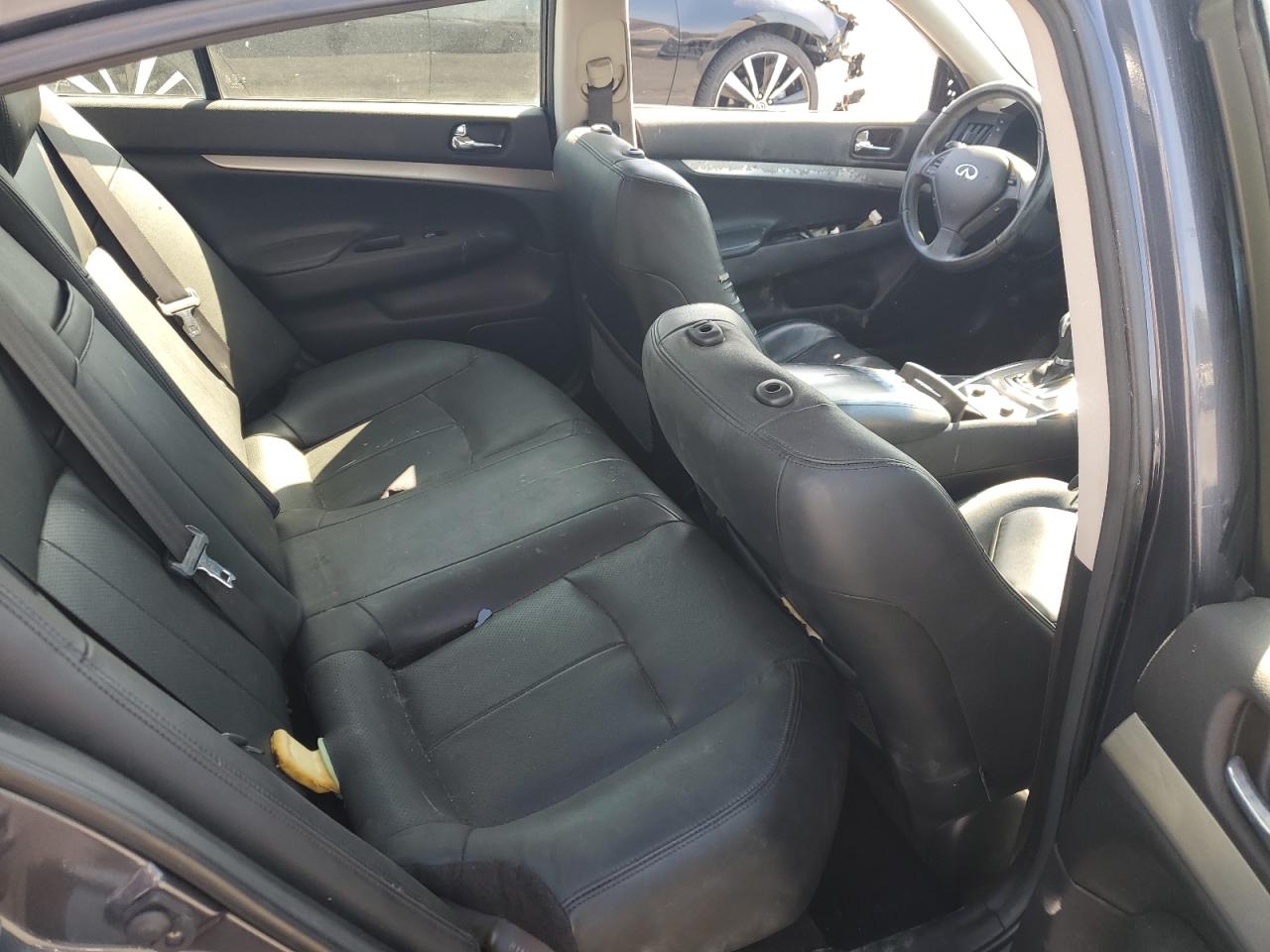 2012 Infiniti G - Image 10