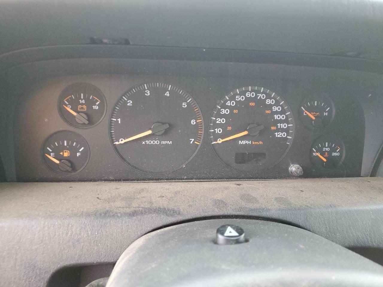 2004 Jeep Grand Cherokee - Image 9