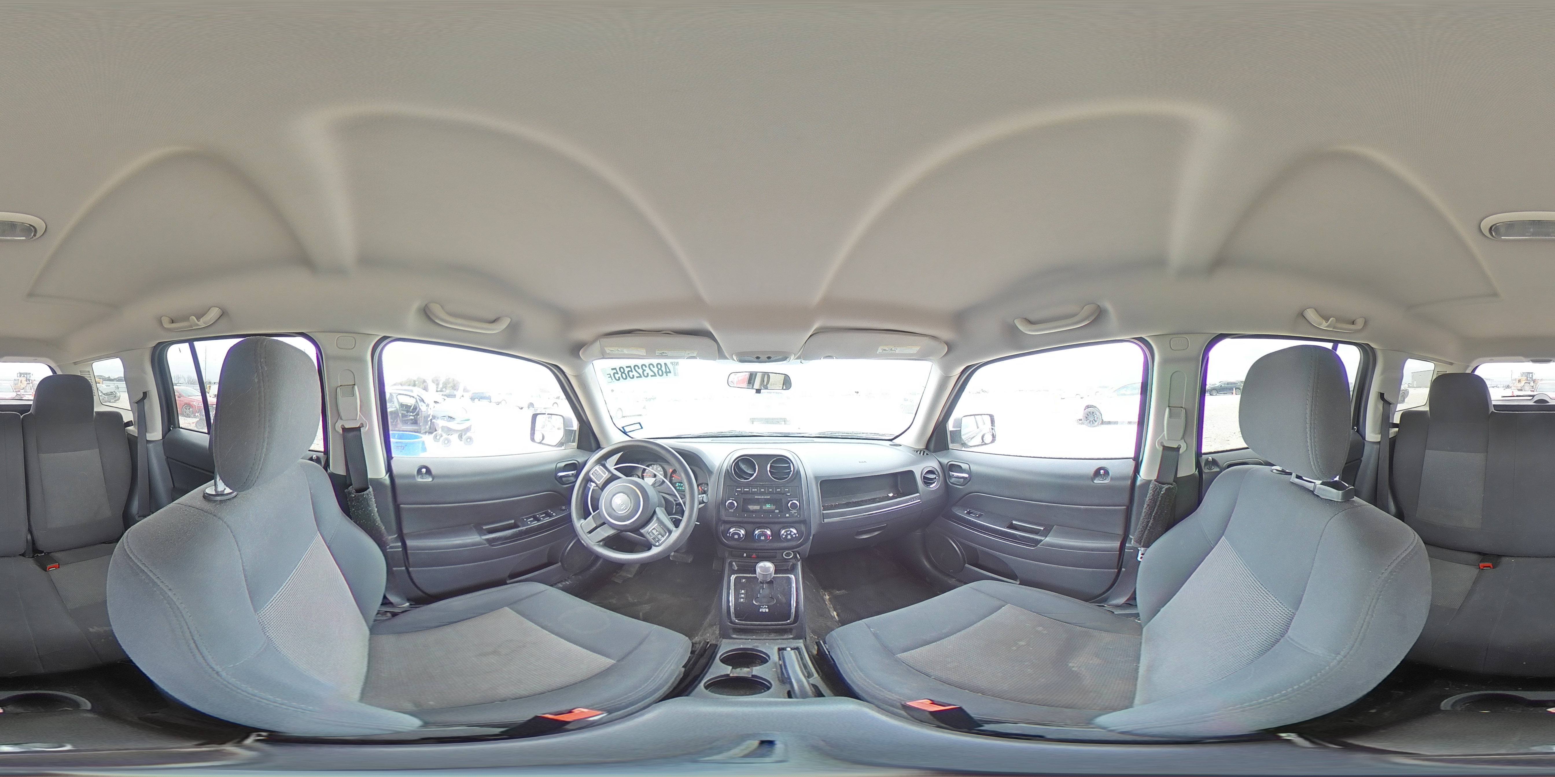 2012 Jeep Liberty (Patriot) - Image 13