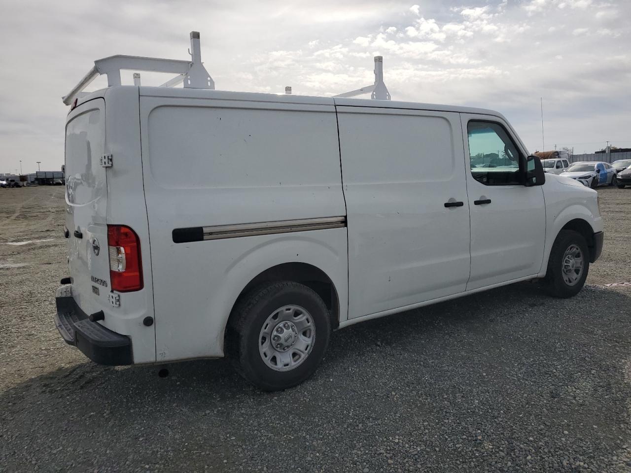 2014 Nissan NV - Image 3