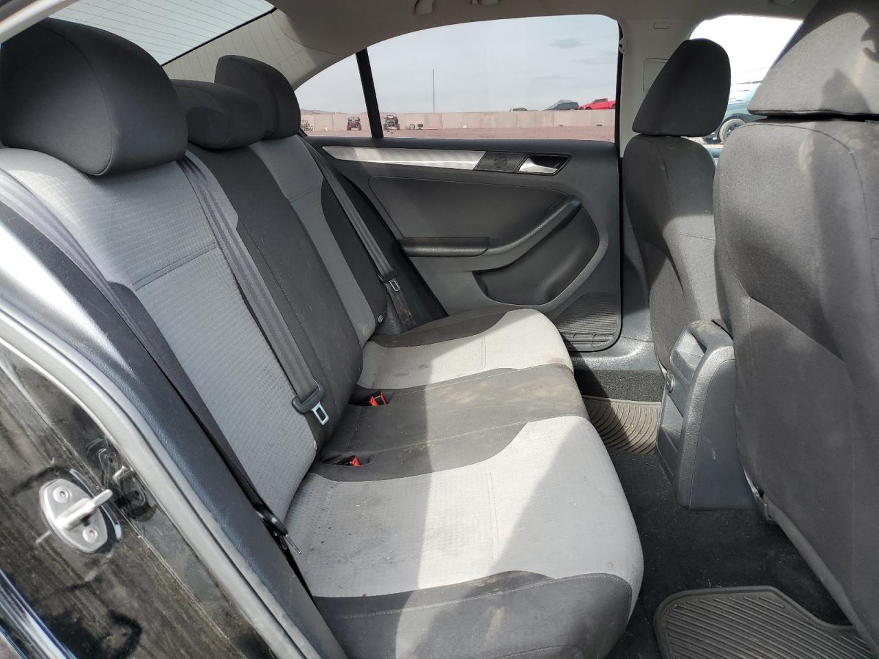 2017 Volkswagen Jetta - Image 10