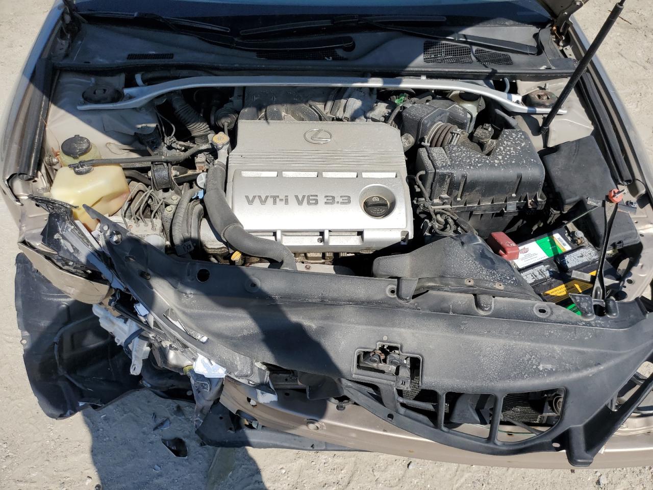 2005 Lexus ES - Image 12