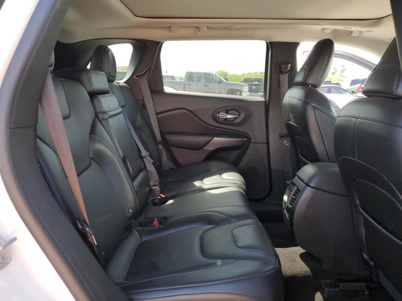 2019 Jeep Grand Cherokee - Image 11