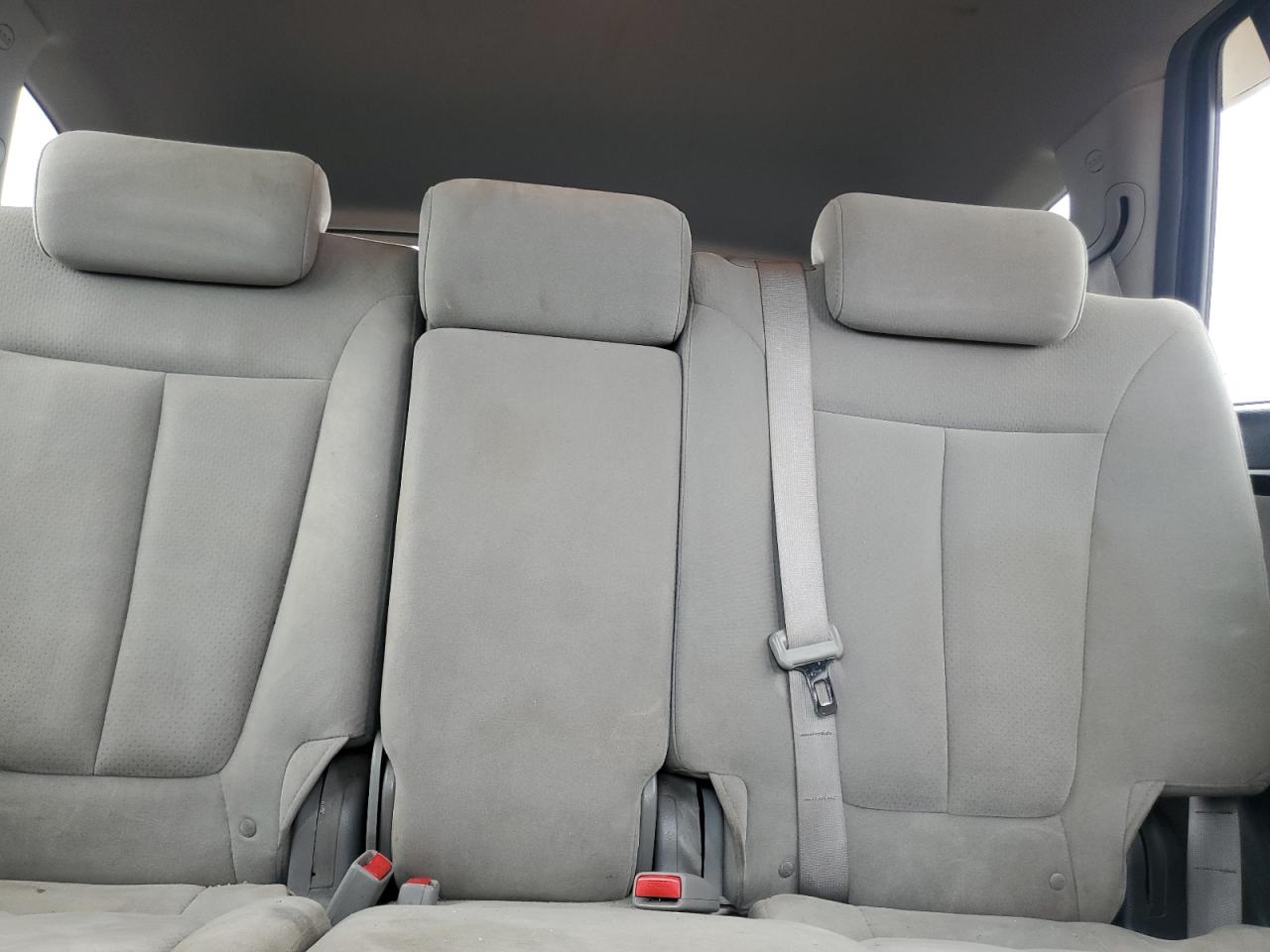 2009 Hyundai Santa Fe - Image 10