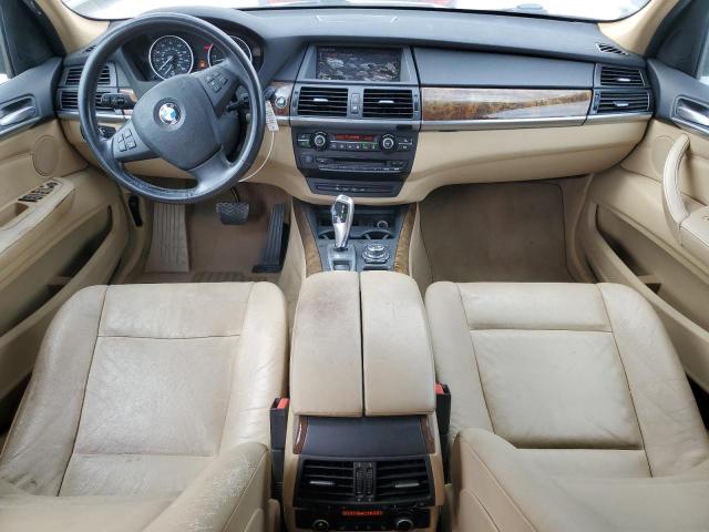Parquets BMW X5 2012 Czerwony