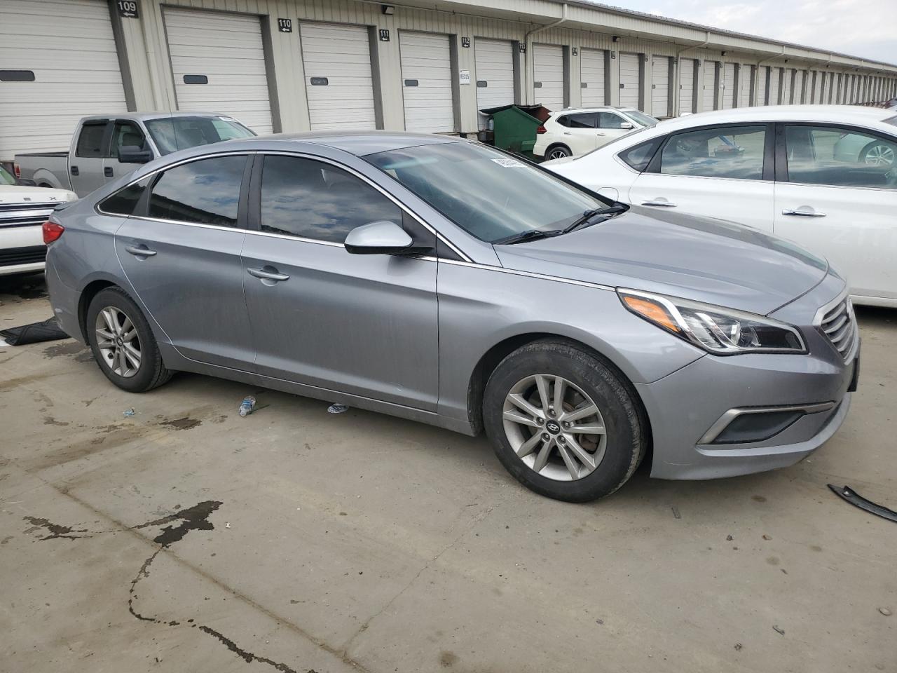 2017 Hyundai Sonata - Image 4