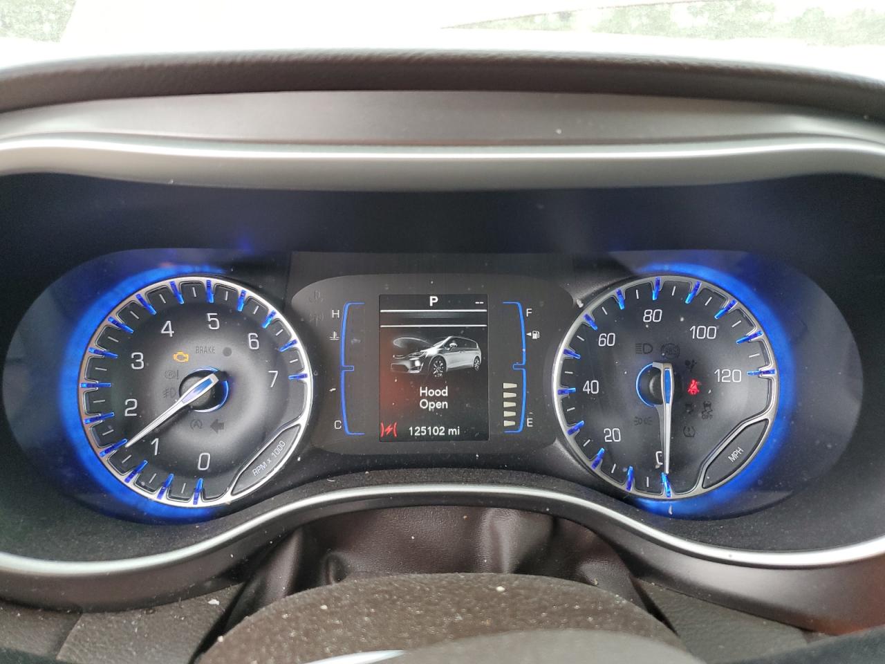 2018 Chrysler Pacifica - Image 9
