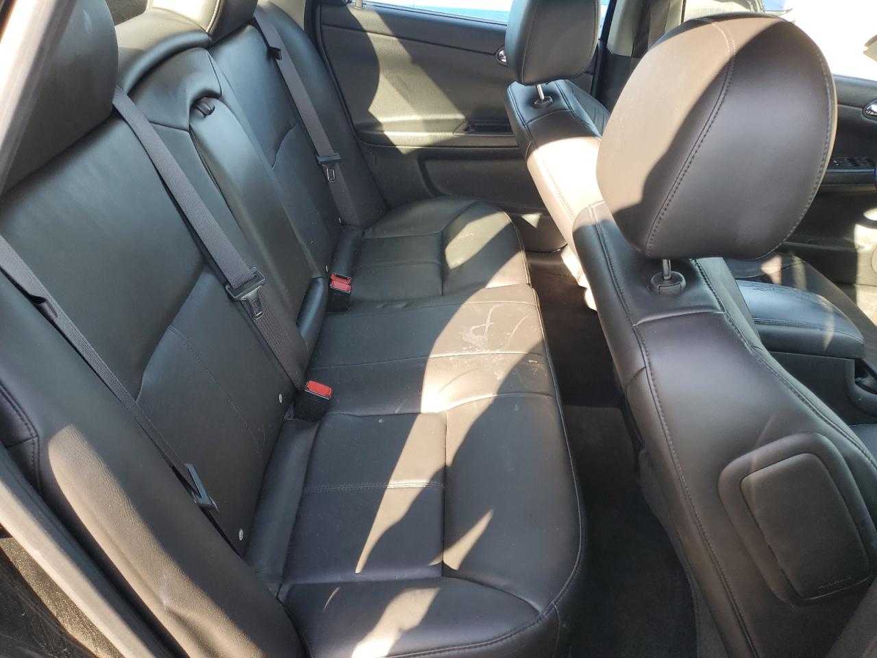 2014 Chevrolet Impala - Image 10