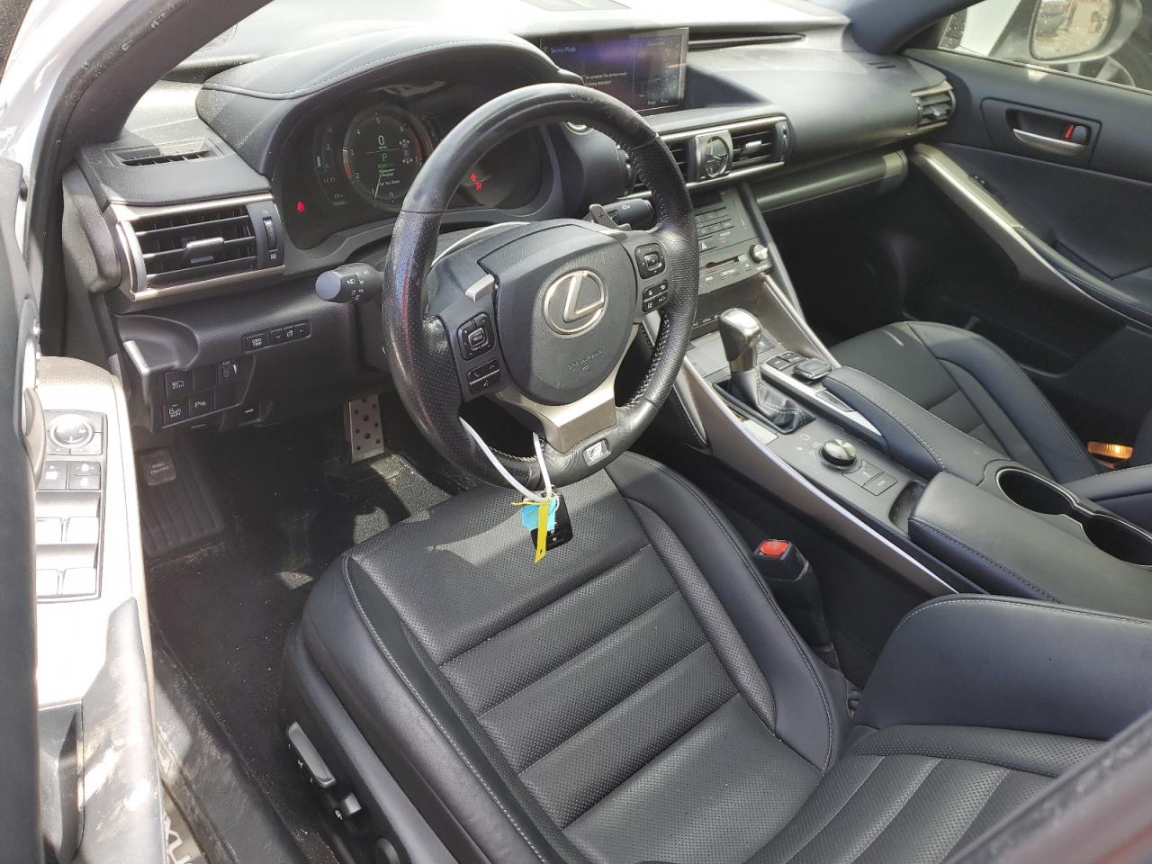 2018 Lexus IS - Image 8