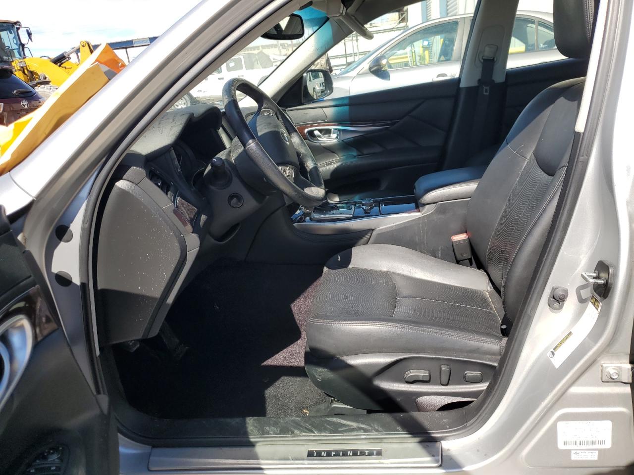 2019 Infiniti Q70 - Image 7