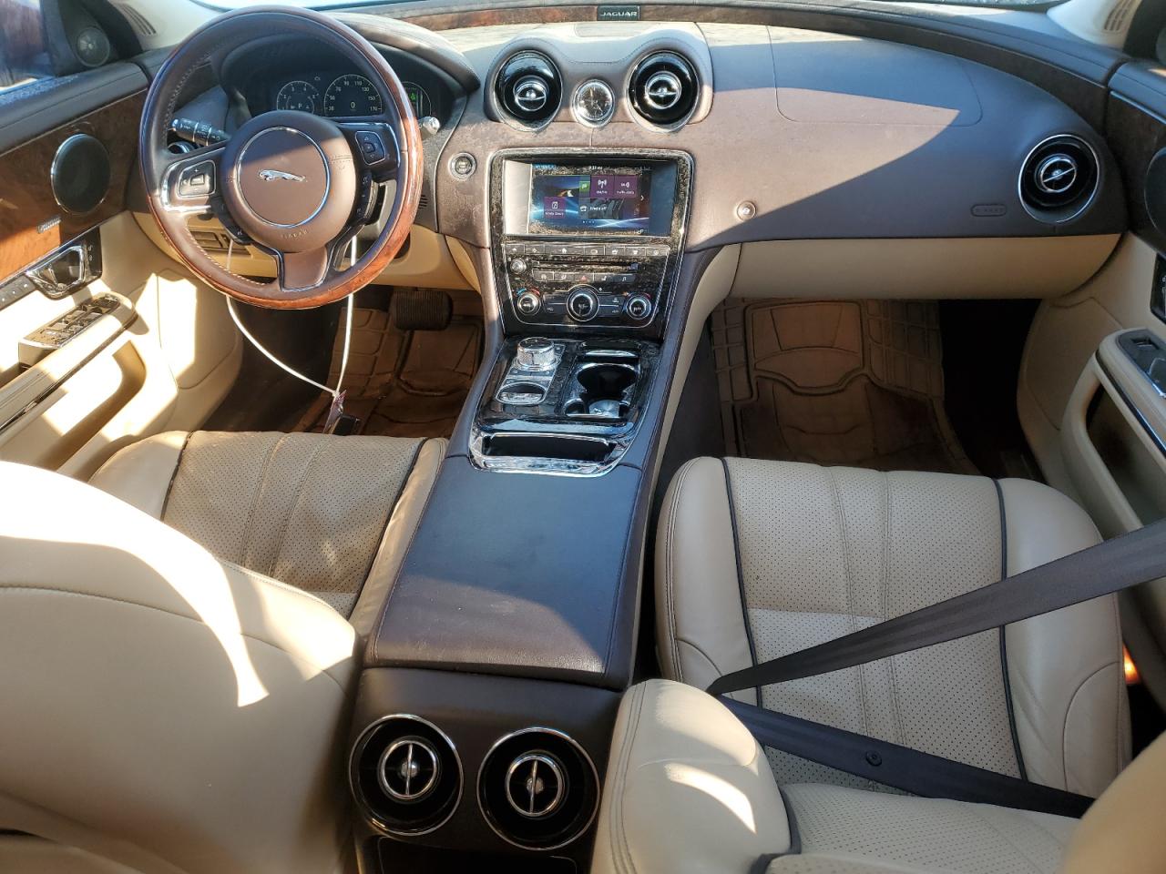 2016 Jaguar XJ - Image 8