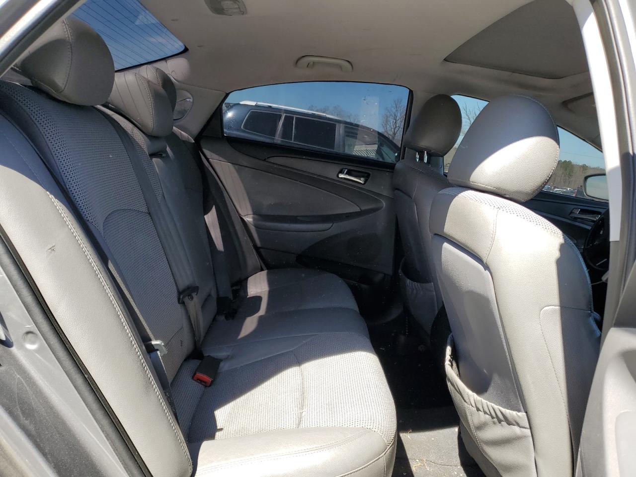 2013 Hyundai Sonata - Image 10