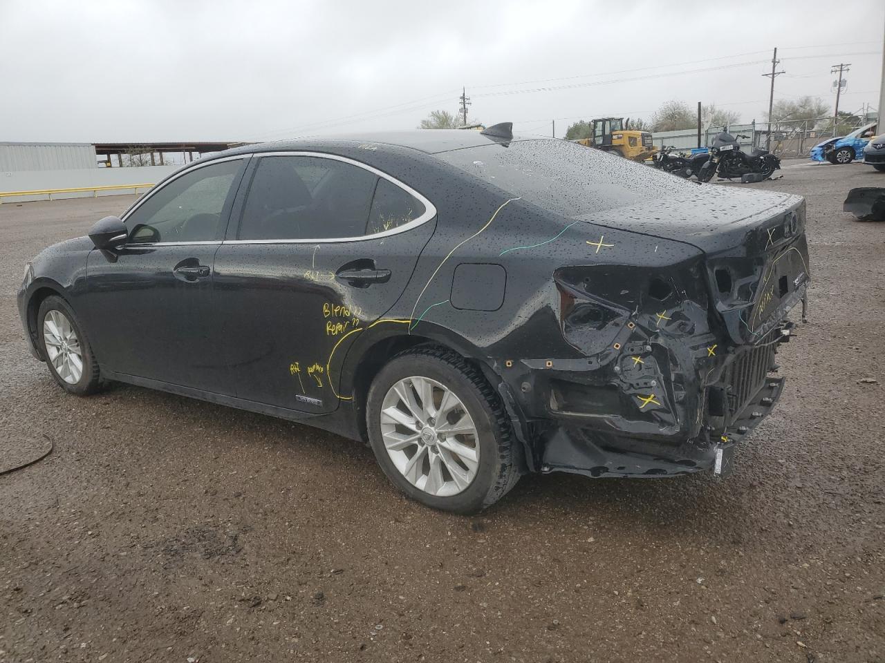 2015 Lexus ES - Image 2