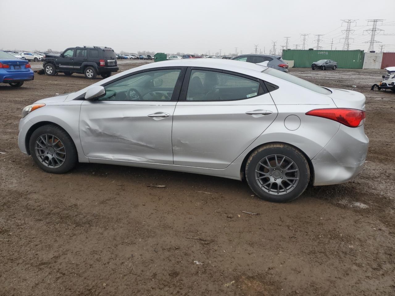 2013 Hyundai Elantra - Image 2