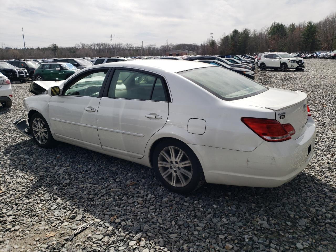 2007 Toyota Avalon - Image 2